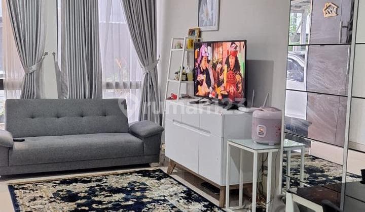 Rumah full furnished 2 lantai dalam cluster di Kebayoran harmoni