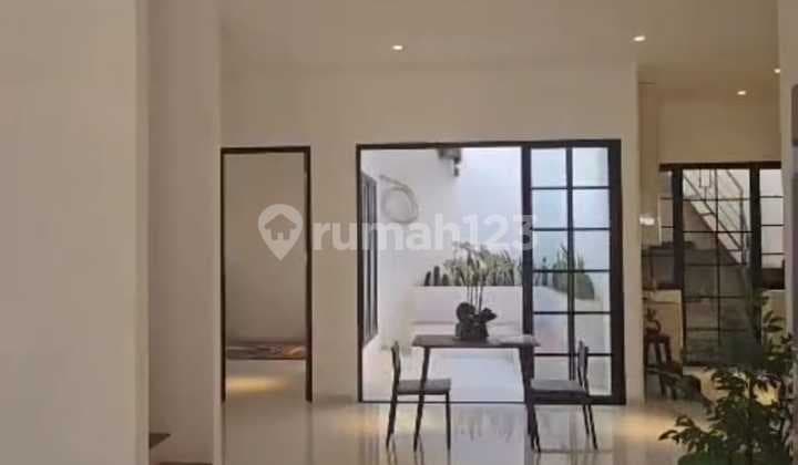 Rumah Cantik Siap Huni Di Emerald Bintaro