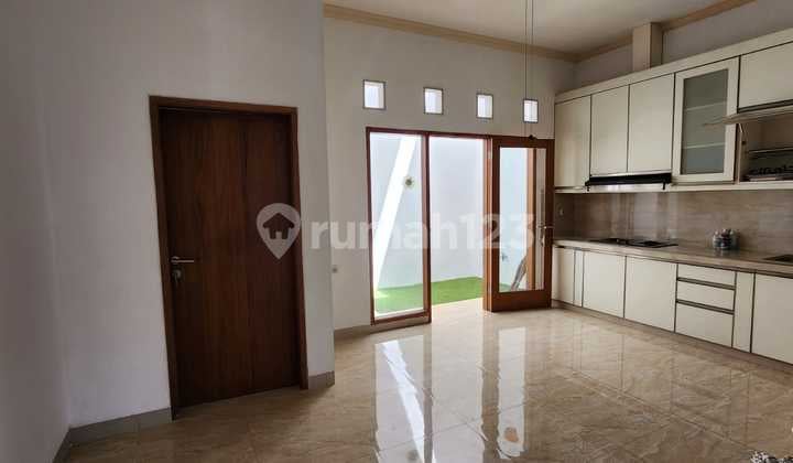 Rumah siap huni 2 lantai dalam cluster di Graha Bintaro
