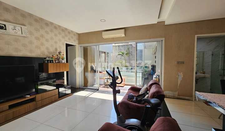 Rumah Mewah Ada Swimming Pool Dijual Cepat