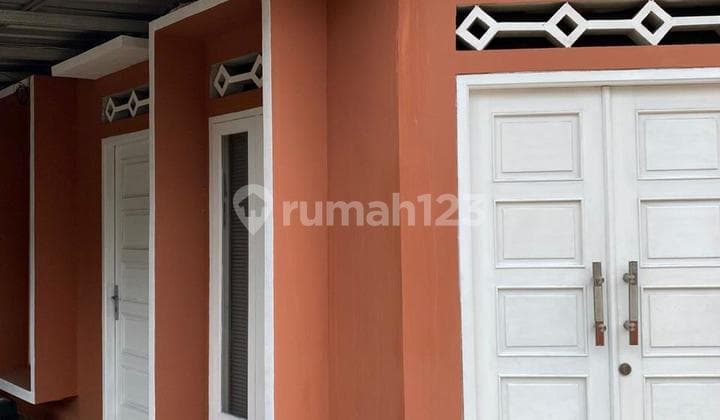 Rumah hoek 2 lantai siap huni di Pondok pucung indah