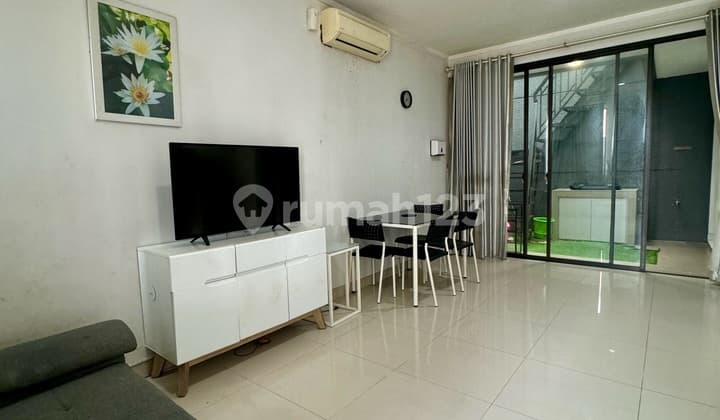 Beautiful House for Sale Fast in Dikebayoran Residence Bintaro Jaya