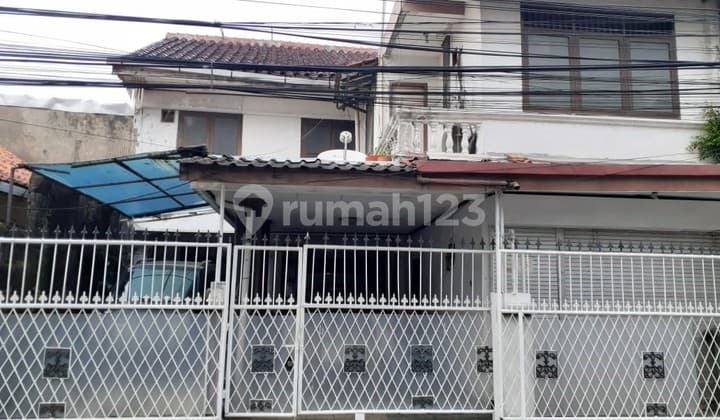 Dijual rumah dengan swimming pool di Jl.Bangka, Mampang Prapatan, Jakarta Selatan