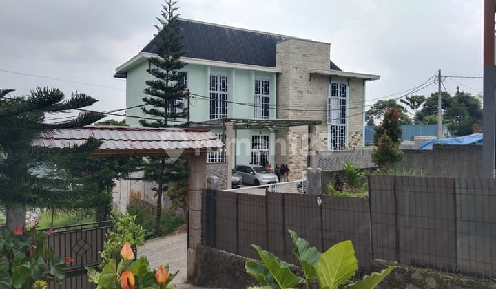 Villa zakirah disewakan di Megamendung Bogor Jawa barat