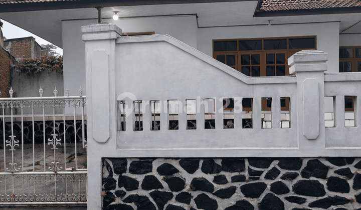Rumah 3 Kamar dan Tanah di Bandung, Lokasi Strategis Dekat dengan Sekolah dan Masjid