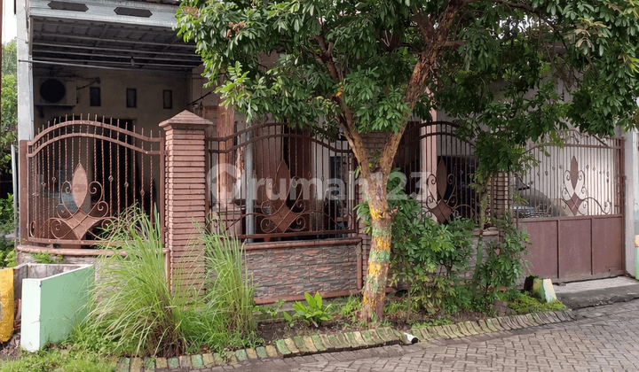 Rumah Hook di Krian, Sidoarjo, Lokasi Strategis Dekat dengan Stasiun Krian dan Berada di Perumahan