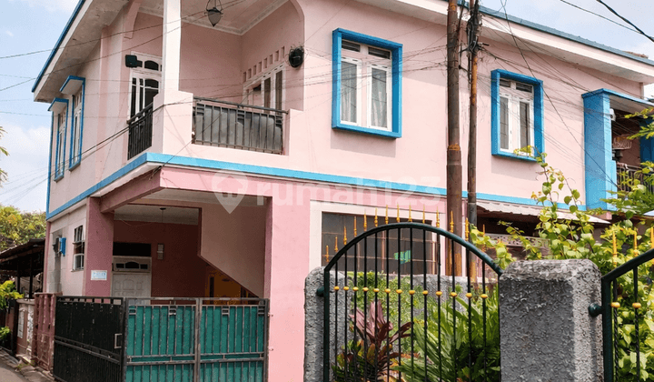 Rumah Mewah 2 Lantai - Strategis Dekat Bandara Halim & Stasiun Whoosh Lokasi Strategis di Makasar, Jakarta Timur