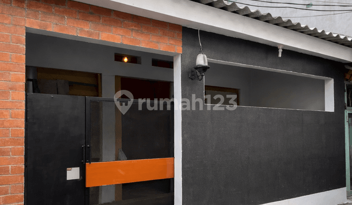 Rumah 5 Kamar Tidur di Tamansari Jakarta Barat, Lokasi Sangat Strategis Dekat dengan Pusat Perbelanjaan