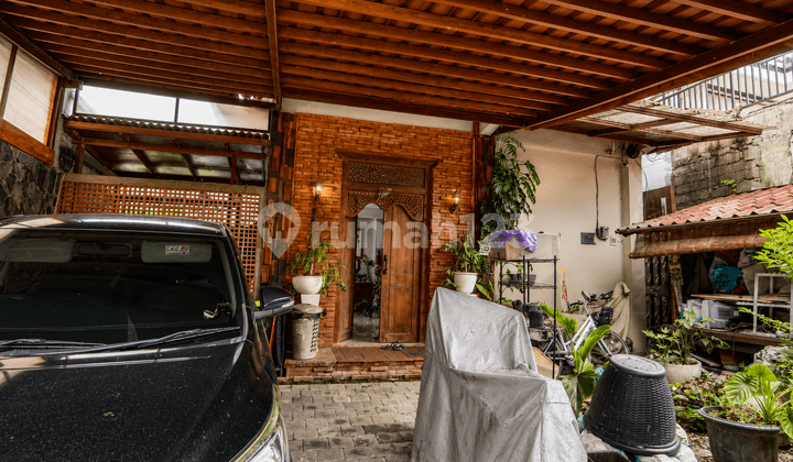 Modern Villa with Private Pool, 3 Bedrooms – Only 5 Minutes to Mertasari Beach, Sanur