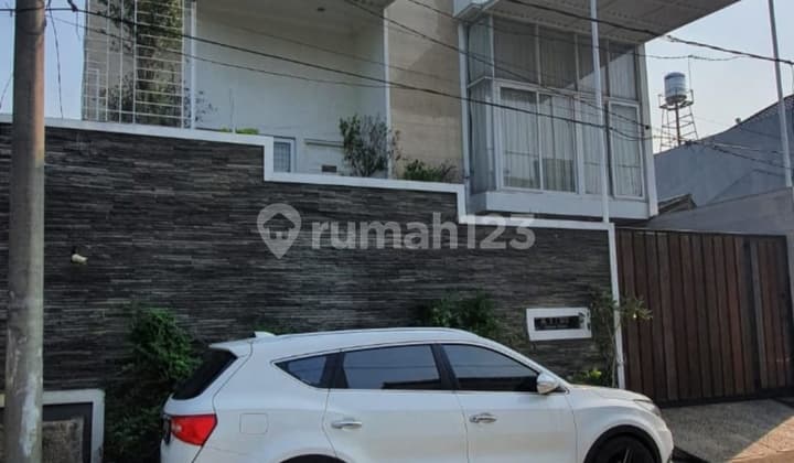 Luxury Furnished 3.5-Story House Size 10x20 Taman Kencana