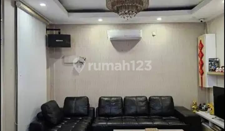 Rumah Mewah 3 Lantai Semi Furnish Taman Palem Lestari