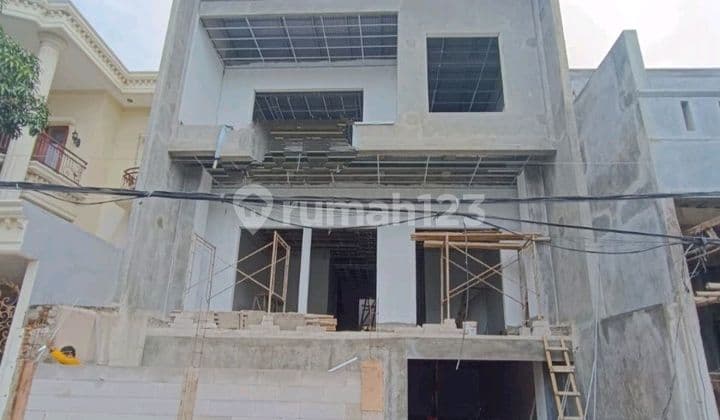 Modern Minimalist New Building House 9x20 in KFT Taman Palem Complex