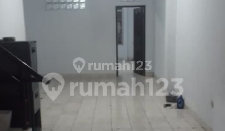 Ruko 3.5 Lantai Cocok untuk Usaha dan Investasi Mutiara Taman Palem