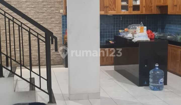 Rumah Siap Huni 2 1/2 Lantai Taman Palem Lestari