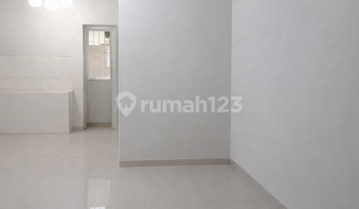 Rumah Hoki Ngantong Siap Huni Komplek Puri Gardena Kalideres