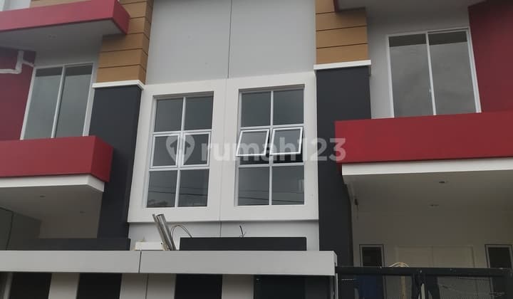 Rumah Hadap Selatan Siap Huni Citra Garden 1