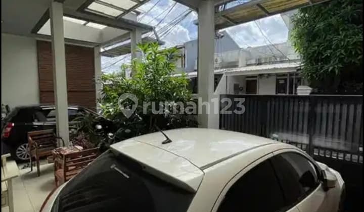 Beautiful House in a Strategic Location 10X15 Ready to Occupy Meruya West Jakarta