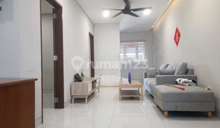 Rumah Minimalis Cantik Sangat Terawat 6X18 Semi Furnished Bojong Indah