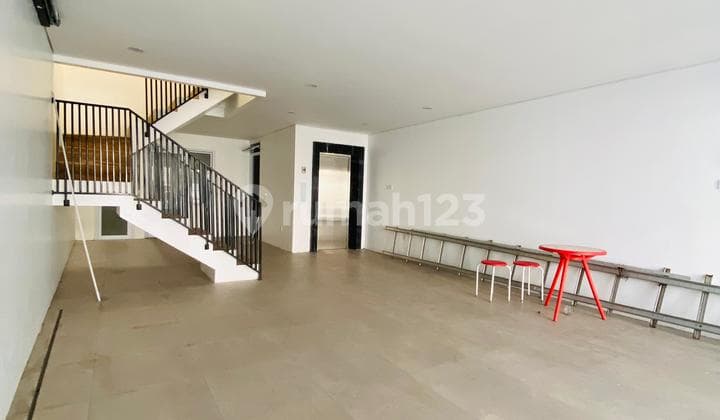 Rumah Second Lift. & Swimming Pool Di Sentul City