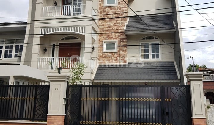 Good House For Rent at Setiabudi Jakarta Selatan