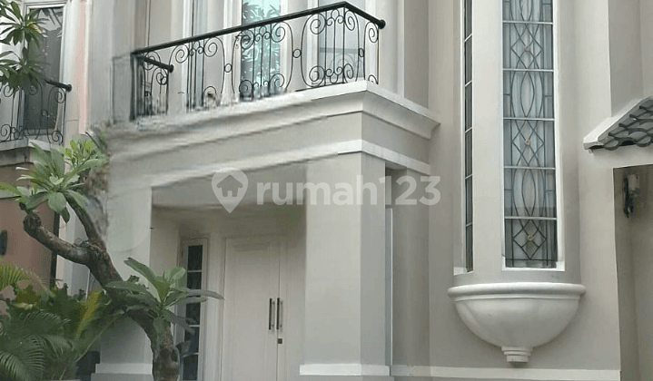 Rumah Bagus Furnished Di Raffles Hills