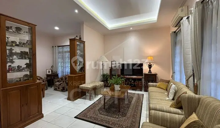 Cozy and Beautiful Corner House in Griya Mas Complex, Bandung