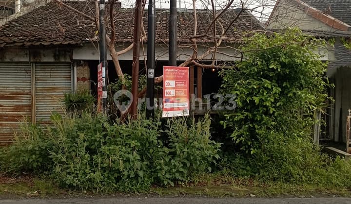 Tanah Dan Bangunan Di Jalan Raya Candi Gebang Ngemplak Sleman Yogyakarta