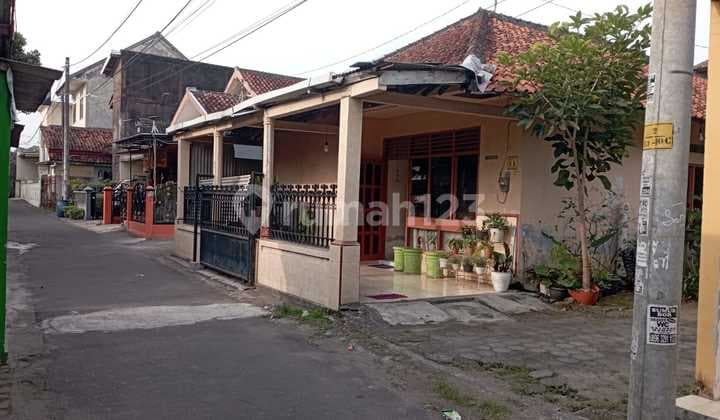 Rumah 5 Kamar Tidur Dekat Bandara Adisucipto Purwomartani Kalasan Sleman