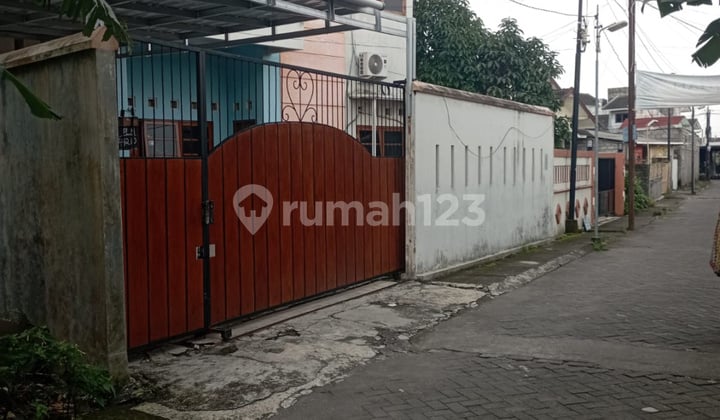 RUMAH TINGGAL 2LANTAI COCOK UNTUK KELUARGA , DI JL JAMBON