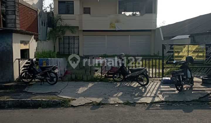 Gedung Jalan Magelang KM 5 Sinduadi Mlati Sleman Yogyakarta