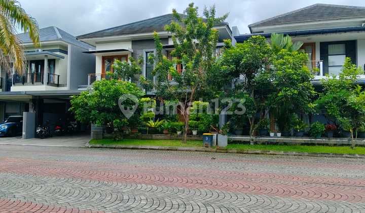 Rumah Mewah di Bale Hinggil Jl. Kaliurang Dekat Ugm, Yis, Uii