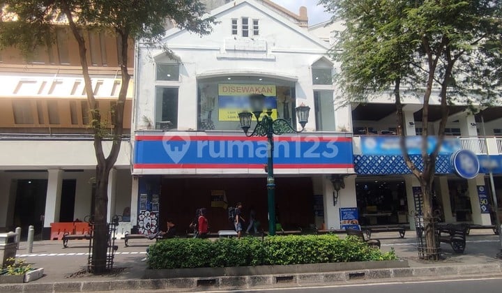 Ruang Usaha 4 Lantai Di Malioboro Dekat Keraton Yogyakarta