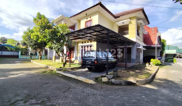 Rumah Luas, Hook Di Perum. Kelapa Gading Asri Jl. Magelang,sleman