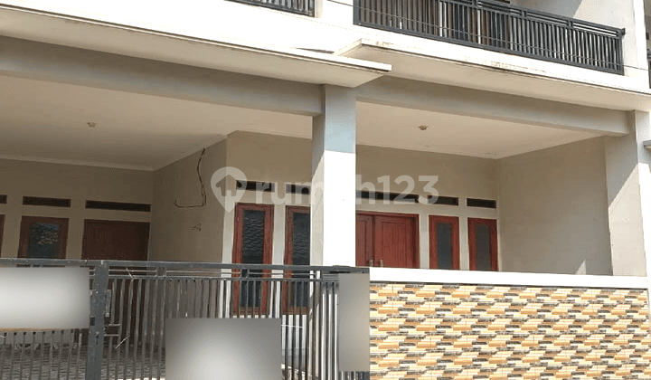 Jual Rumah Baru 2 Lt Dalam Komplek Di Candrabaga