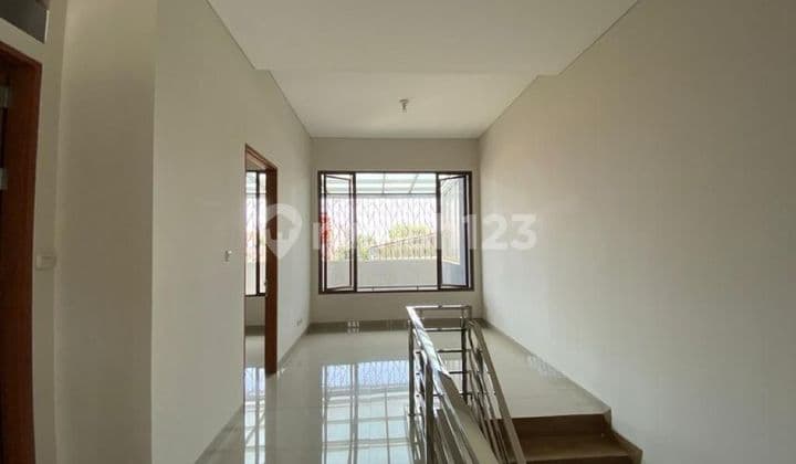 Rumah Bangunan Baru Minimalis Lokasi di Kembar