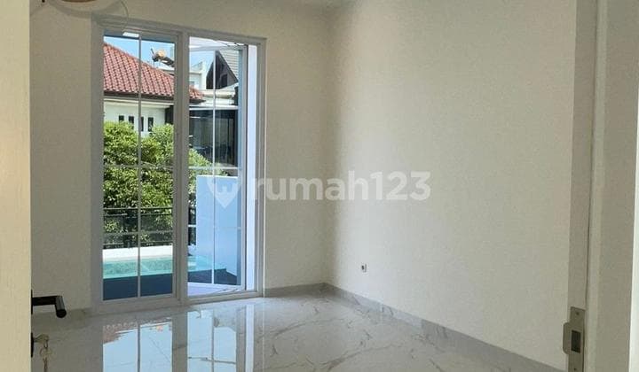 Rumah Modern Nyaman di Komplek Batununggal