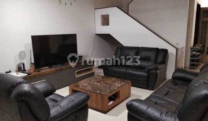 Rumah Cantik Minimalis Full Furnished di Mekar Wangi