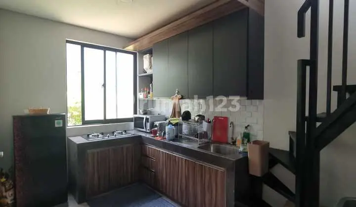 Beautiful Lux Hommey House located in Pondok Hijau