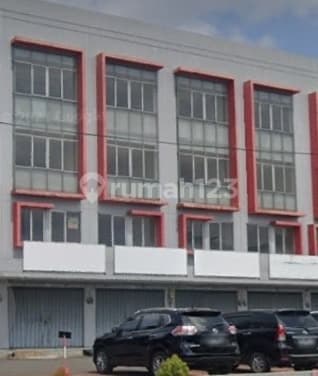 Ruko Gandeng hadap jalan raya,parkir luas,Jakarta Barat
