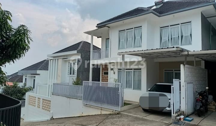 Rumah Cantik Dalam Cluster View Kota Bandung di Cigadung