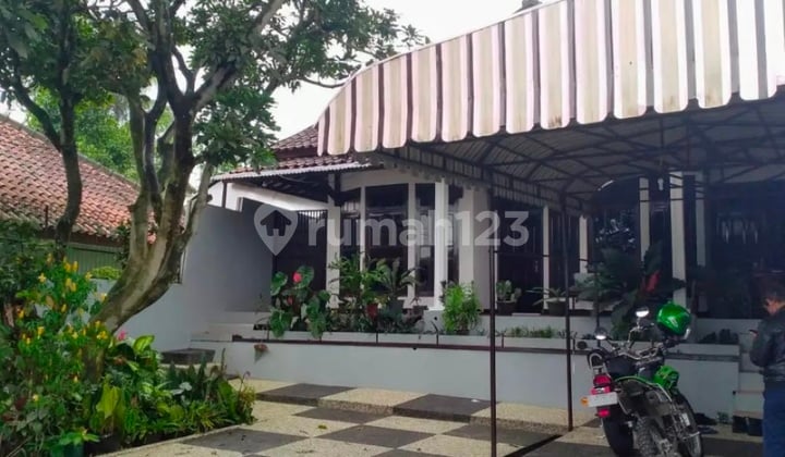 Rumah Pinggir Jalan Ada Kolam Ikan dan Kebun di Bayongbong Garut