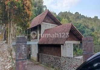 Lelang Rumah Villa Kawasan Dago Atas Dekat Area Wisata