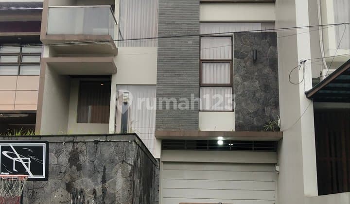 Rumah Cantik Dalam Cluster Furnish Siap Huni Kawasan Elit Setraduta