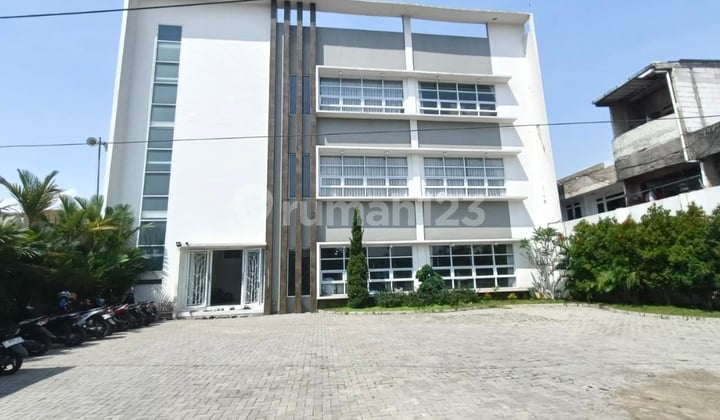 Warehouse and Office, Sturdy Building, Strong and Clean, Ready to Use in the Cibeureum Cimahi Area