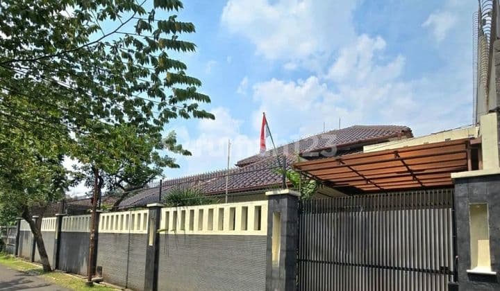 Beautiful House for Sale at an Attractive Price in Senayan, South Jakarta