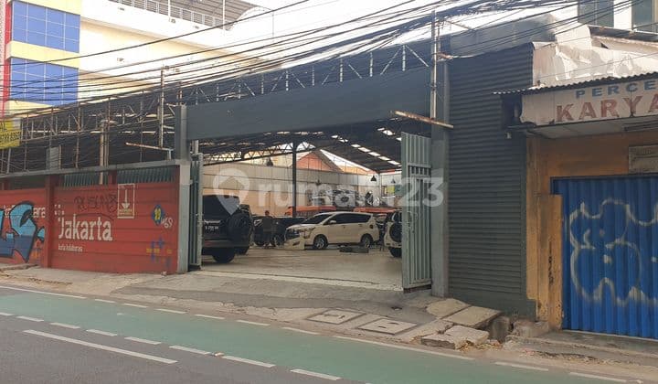 Di jual WOrskshop di pinggir jalan utama Cempaka Putih jl.Letjend Suprapto no.29