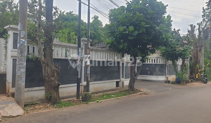 Rumah di jual 2 lantai dengan mekanisme LELANG AS IS di Perumahan saung gintung jl.pisangan raya kav.B.7 ciputat timur tangsel