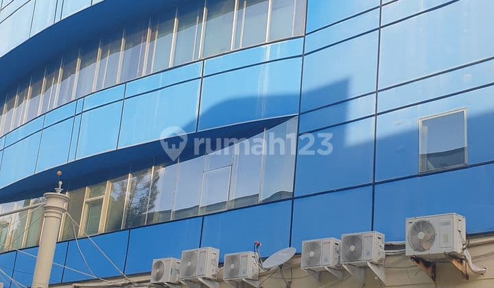 Di jual gedung 4 lantai melalui LELANG AS IS di Jl.Pelepah Kuning 111 Blok 1V -G kelapa gading jakut
