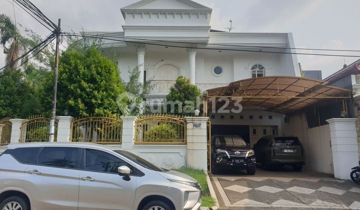 Di jual rumah mewah 2lantai MELALUI LELANG AS IS di Perumahan Binyaro Jaya sektor 5 jl.Cikini Raya Blok.FG no.7 pondok Aren Tangerang Selatan