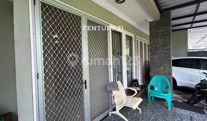 Rumah 2 Lantai Dekat Fasilitas Umum di Metland Menteng Cakung